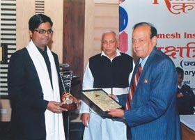 Shailendra Pandey : Awarded by Vaidik Ratna by eminent astologer Pt. K. A. Dubey Padmesh - Click to Enlarge